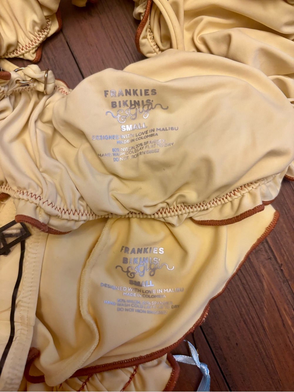 NWT Frankie’s bikinis x Gigi HADID yellow bikini set with brown trim - Picture 11 of 16